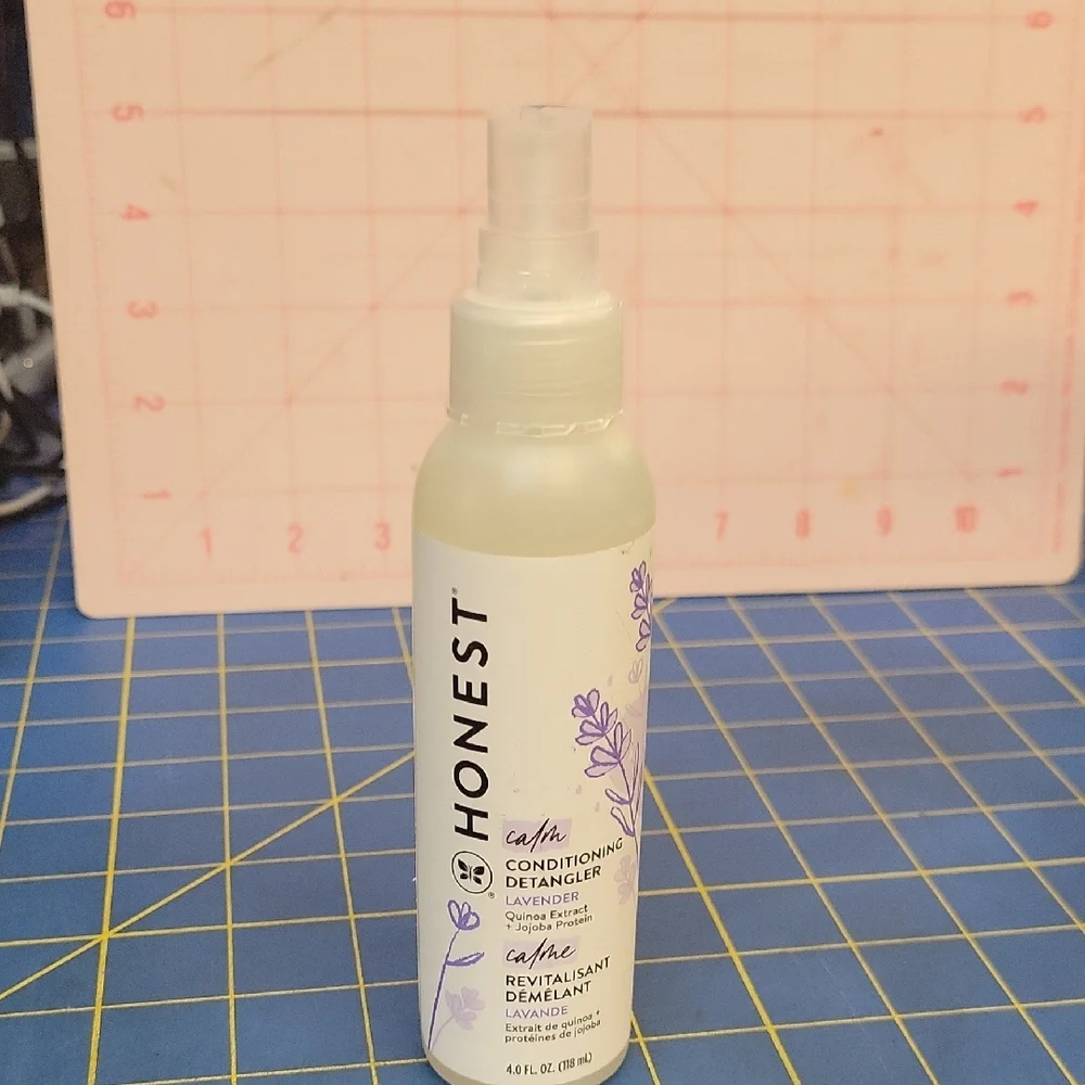 Honest Lavender Calm Leave-In Conditioner Detangler 118ml Spray Bottle New